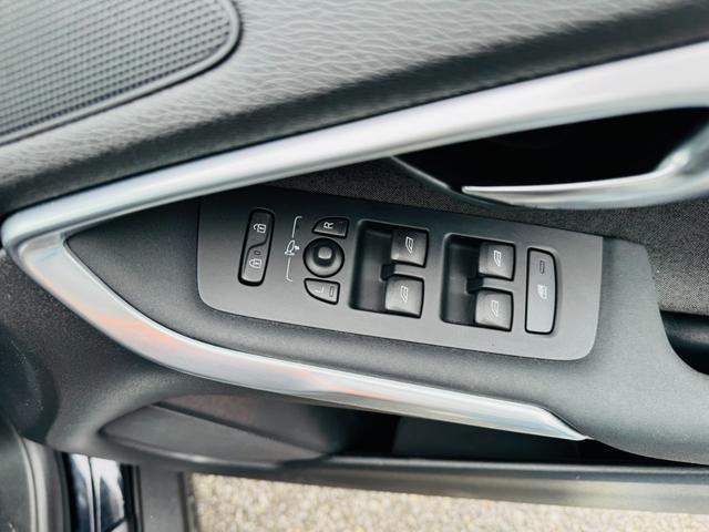 V40 クロスカントリー T4 ノルディック ドライブレコーダー ETC バックカメラ ナビ TV オートクルーズコントロール アルミホイール オートライト HID パワーシート スマートキー 電動格納ミラー シートヒーター AT(11枚目)