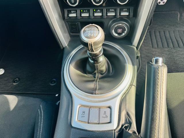 86 GT ナビ オートクルーズコントロール MT オートライト LEDヘッドランプ スマートキー アルミホイール 盗難防止システム 衝突安全ボディ ABS ESC USB エアコン パワーステアリング(6枚目)