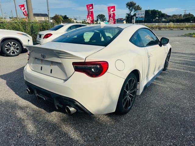 86 GT ナビ オートクルーズコントロール MT オートライト LEDヘッドランプ スマートキー アルミホイール 盗難防止システム 衝突安全ボディ ABS ESC USB エアコン パワーステアリング(14枚目)