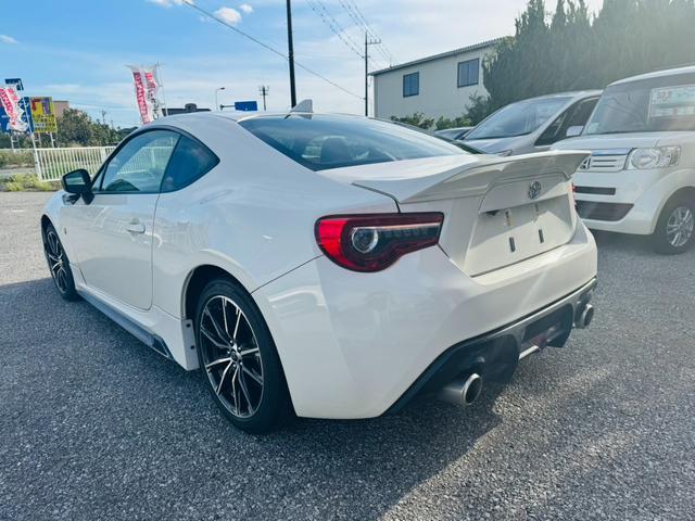 86 GT ナビ オートクルーズコントロール MT オートライト LEDヘッドランプ スマートキー アルミホイール 盗難防止システム 衝突安全ボディ ABS ESC USB エアコン パワーステアリング(16枚目)