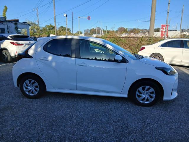 ヤリス ハイブリッドX ETC バックカメラ ナビ オートクルーズコントロール レーンアシスト 衝突被害軽減システム オートマチックハイビーム オートライト キーレスエントリー アイドリングストップ 電動格納ミラー(13枚目)