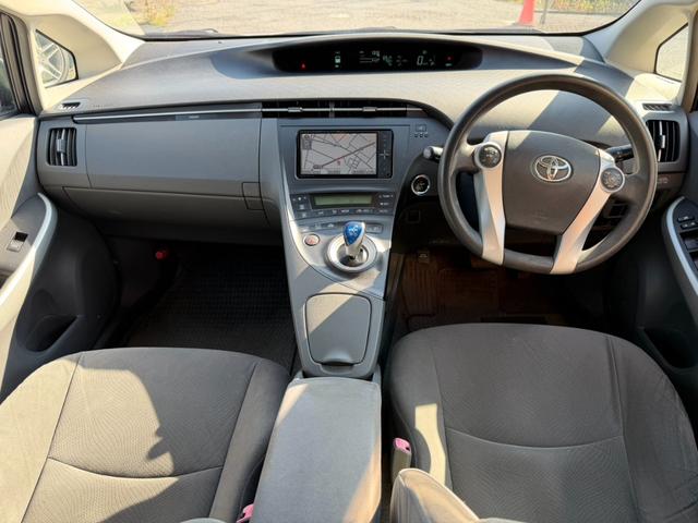 プリウス S ETC バックカメラ ナビ アルミホイール オートライト CVT スマートキー 電動格納ミラー 盗難防止システム ミュージックプレイヤー接続可 衝突安全ボディ ABS ESC エアコン(2枚目)
