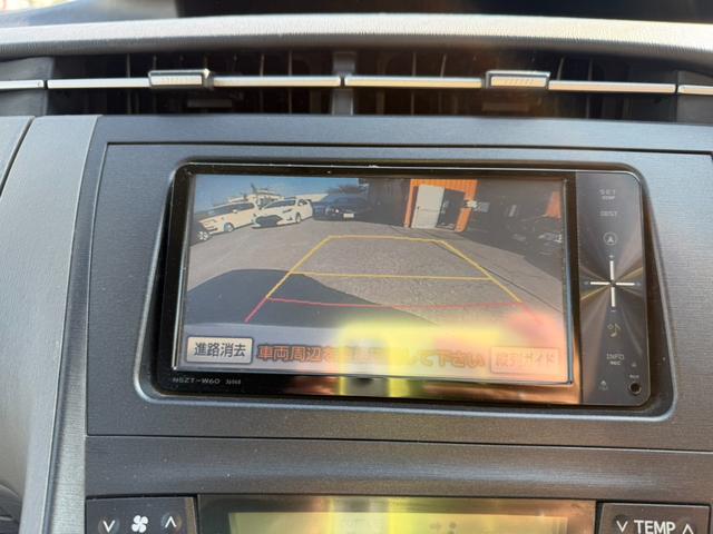 プリウス S ETC バックカメラ ナビ アルミホイール オートライト CVT スマートキー 電動格納ミラー 盗難防止システム ミュージックプレイヤー接続可 衝突安全ボディ ABS ESC エアコン(6枚目)