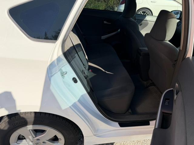 プリウス S ETC バックカメラ ナビ アルミホイール オートライト CVT スマートキー 電動格納ミラー 盗難防止システム ミュージックプレイヤー接続可 衝突安全ボディ ABS ESC エアコン(8枚目)