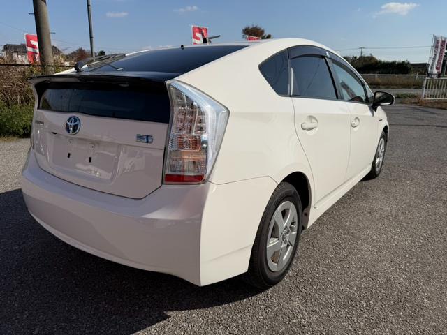 プリウス S ETC バックカメラ ナビ アルミホイール オートライト CVT スマートキー 電動格納ミラー 盗難防止システム ミュージックプレイヤー接続可 衝突安全ボディ ABS ESC エアコン(13枚目)