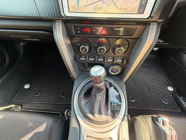 ８６ ＧＴ　ＥＴＣ　ナビ　ＡＴ　ＨＩＤ　ＬＥＤヘッドランプ　スマートキー　アルミホイール　盗難防止システム　衝突安全ボディ　ＡＢＳ　ＥＳＣ　エアコン　パワーステアリング　パワーウィンドウ　運転席エアバッグ（3枚目）