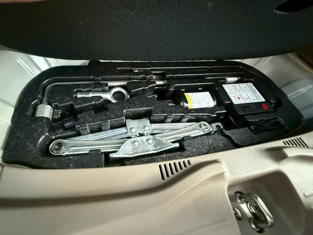 Ｎ－ＢＯＸ Ｇ　ＳＳパッケージ　１年保証　パワスラ　横滑り防止機能　バックカメラ　Ｂｌｕｅｔｏｏｔｈ　新品タイヤ４本　テレビ　ナビ　ＥＴＣ　ロールサンシェード　後期型　１４インチアルミホイール（67枚目）