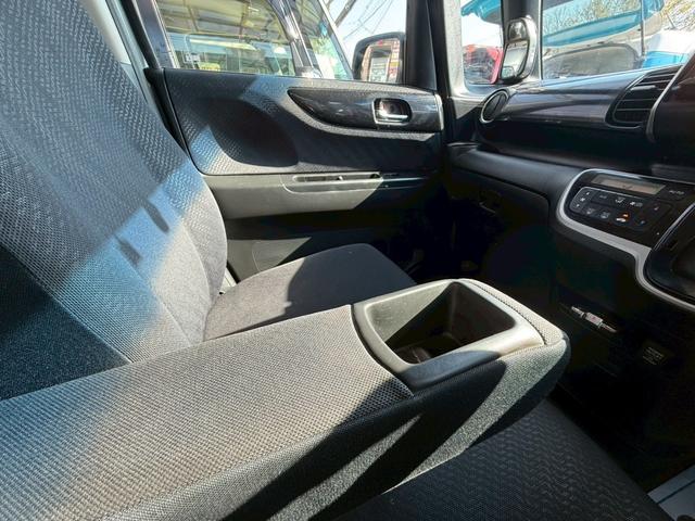 Ｎ－ＢＯＸカスタム Ｇ・Ｌパッケージ　１年保証　パワスラ　１４インチアルミホイール　ＥＴＣ　テレビ　ナビ　Ｂｌｕｅｔｏｏｔｈ　ＨＩＤヘッドライト（68枚目）