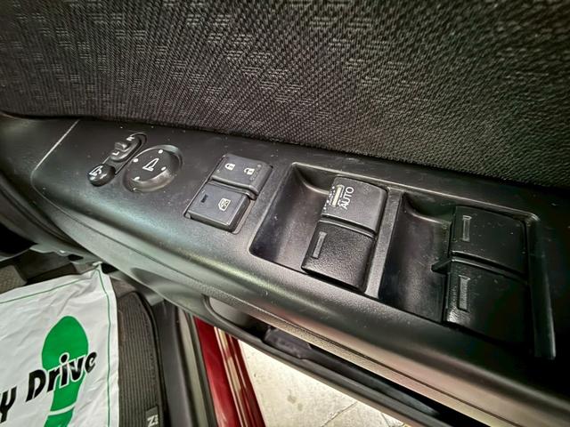 Ｎ－ＢＯＸカスタム Ｇ・Ｌパッケージ　１年保証　両側パワスラ　横滑り防止機能　１４インチアルミホイール　ＨＩＤヘッドライト　バックカメラ　テレビ　ナビ（50枚目）