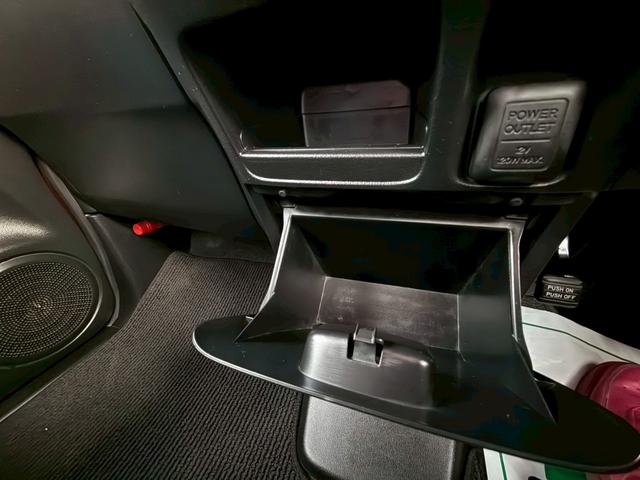 Ｎ－ＢＯＸカスタム Ｇ・Ｌパッケージ　１年保証　両側パワスラ　横滑り防止機能　１４インチアルミホイール　ＨＩＤヘッドライト　バックカメラ　テレビ　ナビ（66枚目）