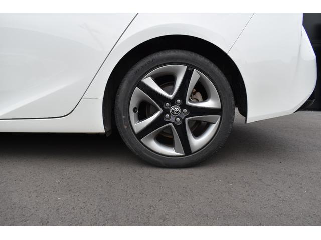 プリウス Sツーリングセレクション 弊社下取り車両プリウスSツーリングセレクションパールホワイトナビ・TV走行中見れます(12枚目)