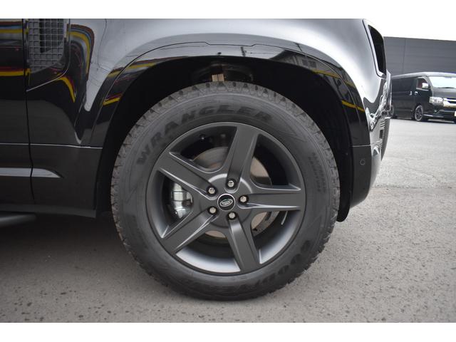 ディフェンダー １１０Ｘ－ダイナミックＳＥ　Ｐ３００　登録済未使用車エアサスペンションＥＸブラックＰＫＧパノラミックサンルーフ１２ウェイ電動シートヒーターコンソールクーラーボックス（15枚目）