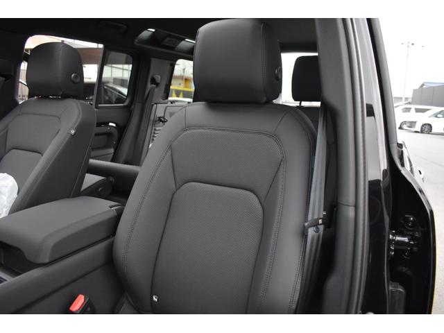 ディフェンダー １１０Ｘ－ダイナミックＳＥ　Ｐ３００　登録済未使用車エアサスペンションＥＸブラックＰＫＧパノラミックサンルーフ１２ウェイ電動シートヒーターコンソールクーラーボックス（33枚目）