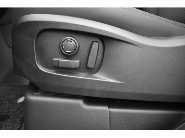 ディフェンダー １１０Ｘ－ダイナミックＳＥ　Ｐ３００　登録済未使用車エアサスペンションＥＸブラックＰＫＧパノラミックサンルーフ１２ウェイ電動シートヒーターコンソールクーラーボックス（35枚目）