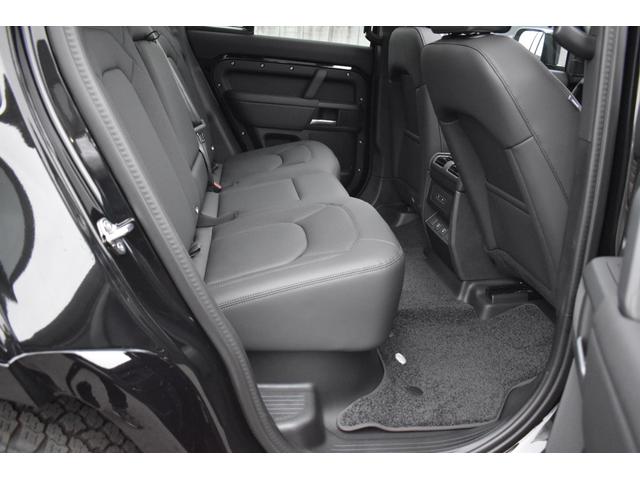 ディフェンダー １１０Ｘ－ダイナミックＳＥ　Ｐ３００　登録済未使用車エアサスペンションＥＸブラックＰＫＧパノラミックサンルーフ１２ウェイ電動シートヒーターコンソールクーラーボックス（40枚目）