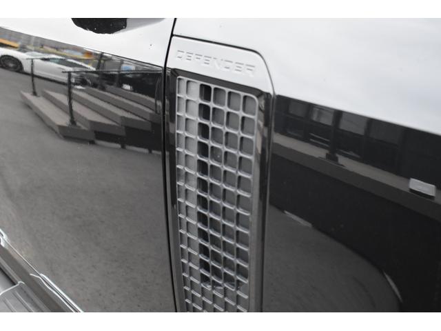 ディフェンダー １１０Ｘ－ダイナミックＳＥ　Ｐ３００　登録済未使用車エアサスペンションＥＸブラックＰＫＧパノラミックサンルーフ１２ウェイ電動シートヒーターコンソールクーラーボックス（49枚目）