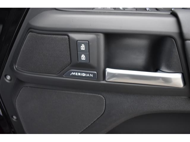 ディフェンダー １１０Ｘ－ダイナミックＳＥ　Ｐ３００　登録済未使用車エアサスペンションＥＸブラックＰＫＧパノラミックサンルーフ１２ウェイ電動シートヒーターコンソールクーラーボックス（65枚目）