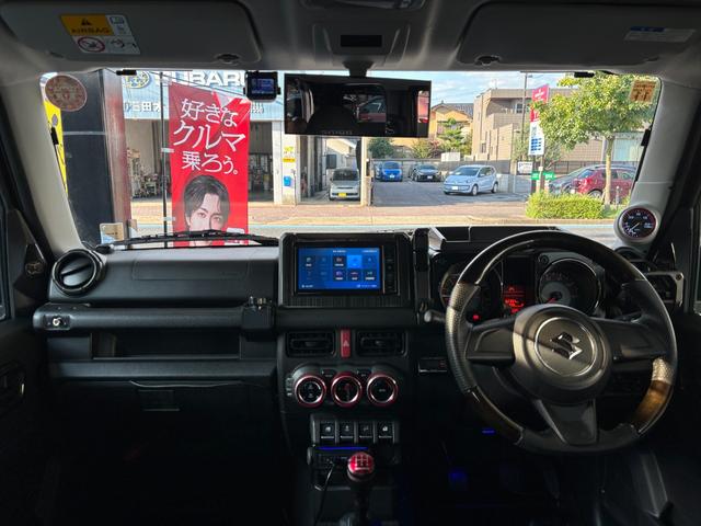ジムニー ＸＬ　ｉｍａｇｅｏｎリフトアップ　Ｒａｉｎｂｏｗ　Ａｕｔｏ　ＥＣＵチューン　ＲＡＹＳ１６ｉｎＡＷ　モンスタースポーツマフラー　ＢＲＩＤＥシート　カロッツェリアナビ（ＤＴＶ／Ｂｌｕｅｔｏｏｔｈ）　スマートキー（4枚目）