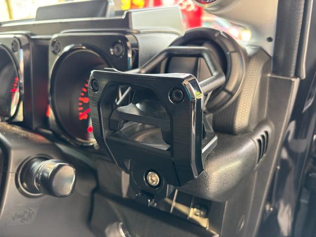 ジムニー ＸＬ　ｉｍａｇｅｏｎリフトアップ　Ｒａｉｎｂｏｗ　Ａｕｔｏ　ＥＣＵチューン　ＲＡＹＳ１６ｉｎＡＷ　モンスタースポーツマフラー　ＢＲＩＤＥシート　カロッツェリアナビ（ＤＴＶ／Ｂｌｕｅｔｏｏｔｈ）　スマートキー（48枚目）