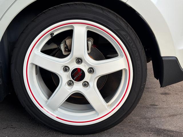 スイフトスポーツ ベースグレード 6MT HKSマフラー BLITZ車高調 BRIDEシート RMP17inAW BLITZエアクリ/タワーバー Panasonicナビ(DTV/Bluetooth) スマートキー ETC ワンオーナー(14枚目)