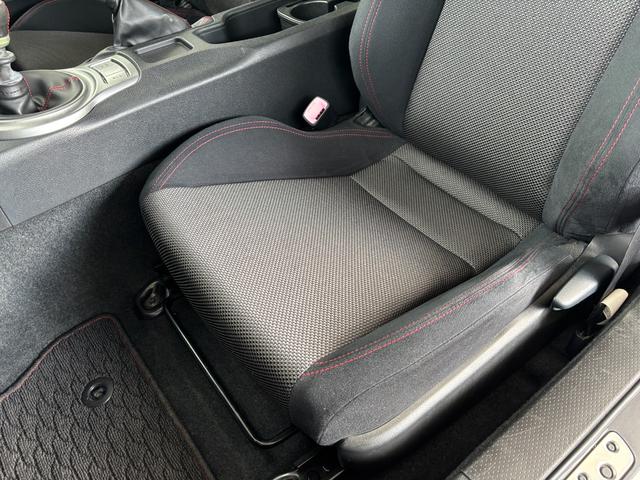 86 GT 6MT 純正ナビ(DTV/Bluetooth/バックカメラ) 純正17inAW 純正マフラー 純正サスペンション スマートキー フォグランプ 電格ミラー オートライト ETC(30枚目)