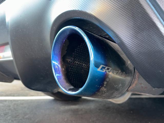 ８６ ＧＴリミテッド　ＴＯＭ’Ｓ　フロントバンパー社外サイドステップＴＲＵＳＴマフラー　ＷＯＲＫ　ＺＥＡＳＴ１９ｉｎＡＷＶａｌｅｎｔｉテール　ＢＬＩＴＺシフトノブ　純正ナビ（Ｂｌｕｅｔｏｏｔｈ／ＴＶ／バックカメラ）　ＥＴＣ（8枚目）