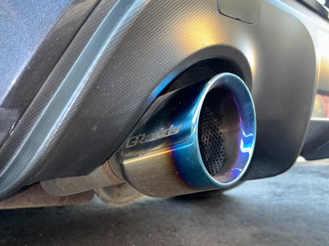 ８６ ＧＴリミテッド　ＴＯＭ’Ｓ　フロントバンパー社外サイドステップＴＲＵＳＴマフラー　ＷＯＲＫ　ＺＥＡＳＴ１９ｉｎＡＷＶａｌｅｎｔｉテール　ＢＬＩＴＺシフトノブ　純正ナビ（Ｂｌｕｅｔｏｏｔｈ／ＴＶ／バックカメラ）　ＥＴＣ（9枚目）