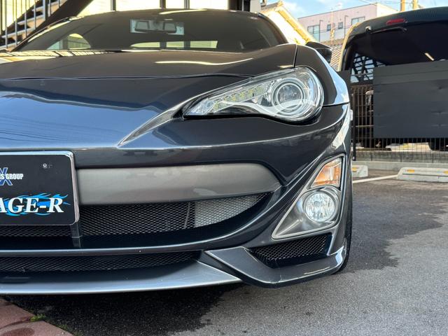 ８６ ＧＴリミテッド　ＴＯＭ’Ｓ　フロントバンパー社外サイドステップＴＲＵＳＴマフラー　ＷＯＲＫ　ＺＥＡＳＴ１９ｉｎＡＷＶａｌｅｎｔｉテール　ＢＬＩＴＺシフトノブ　純正ナビ（Ｂｌｕｅｔｏｏｔｈ／ＴＶ／バックカメラ）　ＥＴＣ（16枚目）