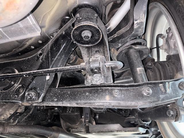 ８６ ＧＴリミテッド　ＴＯＭ’Ｓ　フロントバンパー社外サイドステップＴＲＵＳＴマフラー　ＷＯＲＫ　ＺＥＡＳＴ１９ｉｎＡＷＶａｌｅｎｔｉテール　ＢＬＩＴＺシフトノブ　純正ナビ（Ｂｌｕｅｔｏｏｔｈ／ＴＶ／バックカメラ）　ＥＴＣ（18枚目）