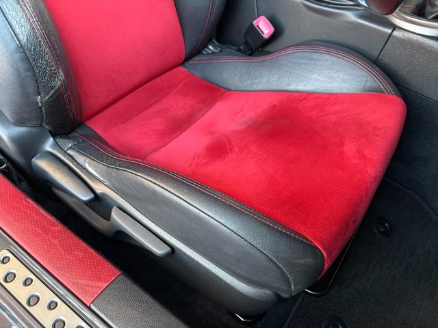 ８６ ＧＴリミテッド　ＴＯＭ’Ｓ　フロントバンパー社外サイドステップＴＲＵＳＴマフラー　ＷＯＲＫ　ＺＥＡＳＴ１９ｉｎＡＷＶａｌｅｎｔｉテール　ＢＬＩＴＺシフトノブ　純正ナビ（Ｂｌｕｅｔｏｏｔｈ／ＴＶ／バックカメラ）　ＥＴＣ（30枚目）