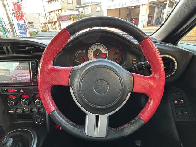 ８６ ＧＴリミテッド　ＴＯＭ’Ｓ　フロントバンパー社外サイドステップＴＲＵＳＴマフラー　ＷＯＲＫ　ＺＥＡＳＴ１９ｉｎＡＷＶａｌｅｎｔｉテール　ＢＬＩＴＺシフトノブ　純正ナビ（Ｂｌｕｅｔｏｏｔｈ／ＴＶ／バックカメラ）　ＥＴＣ（34枚目）