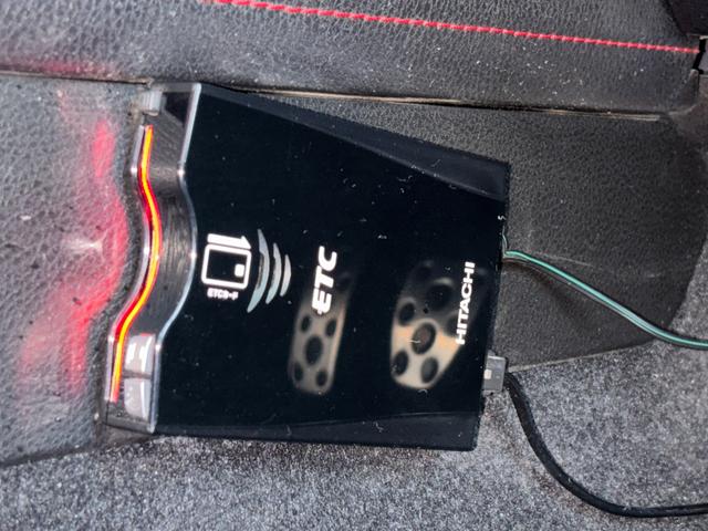 ８６ ＧＴリミテッド　ＴＯＭ’Ｓ　フロントバンパー社外サイドステップＴＲＵＳＴマフラー　ＷＯＲＫ　ＺＥＡＳＴ１９ｉｎＡＷＶａｌｅｎｔｉテール　ＢＬＩＴＺシフトノブ　純正ナビ（Ｂｌｕｅｔｏｏｔｈ／ＴＶ／バックカメラ）　ＥＴＣ（47枚目）