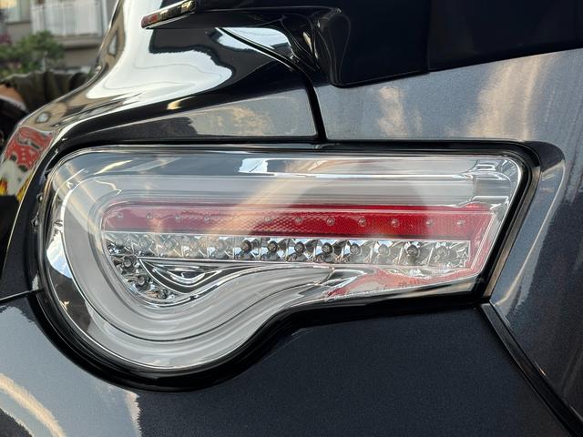８６ ＧＴリミテッド　ＴＯＭ’Ｓ　フロントバンパー社外サイドステップＴＲＵＳＴマフラー　ＷＯＲＫ　ＺＥＡＳＴ１９ｉｎＡＷＶａｌｅｎｔｉテール　ＢＬＩＴＺシフトノブ　純正ナビ（Ｂｌｕｅｔｏｏｔｈ／ＴＶ／バックカメラ）　ＥＴＣ（63枚目）