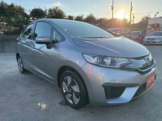 フィットハイブリッド Ｌパッケージ　ハイブリッド　ドライブレコーダー　ＥＴＣ　バックカメラ　ナビ　ＴＶ　オートクルーズコントロール　オートライト　ＬＥＤヘッドランプ　スマートキー　アイドリングストップ　電動格納ミラー　ＡＴ（13枚目）