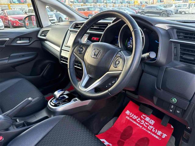 フィットハイブリッド Ｌパッケージ　ハイブリッド　ドライブレコーダー　ＥＴＣ　バックカメラ　ナビ　ＴＶ　オートクルーズコントロール　オートライト　ＬＥＤヘッドランプ　スマートキー　アイドリングストップ　電動格納ミラー　ＡＴ（39枚目）