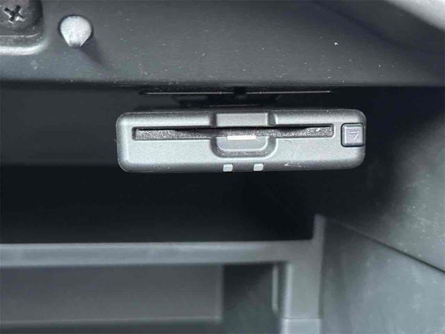 ノート ｅ－パワー　Ｘ　Ｖセレクション　ドライブレコーダー　ＥＴＣ　全周囲カメラ　ナビ　ＴＶ　クリアランスソナー　レーンアシスト　衝突被害軽減システム　アルミホイール　オートライト　ＬＥＤヘッドランプ　スマートキー　アイドリングストップ（8枚目）