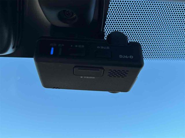 ノート ｅ－パワー　Ｘ　Ｖセレクション　ドライブレコーダー　ＥＴＣ　全周囲カメラ　ナビ　ＴＶ　クリアランスソナー　レーンアシスト　衝突被害軽減システム　アルミホイール　オートライト　ＬＥＤヘッドランプ　スマートキー　アイドリングストップ（9枚目）