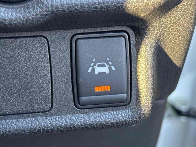 ノート ｅ－パワー　Ｘ　Ｖセレクション　ドライブレコーダー　ＥＴＣ　全周囲カメラ　ナビ　ＴＶ　クリアランスソナー　レーンアシスト　衝突被害軽減システム　アルミホイール　オートライト　ＬＥＤヘッドランプ　スマートキー　アイドリングストップ（10枚目）