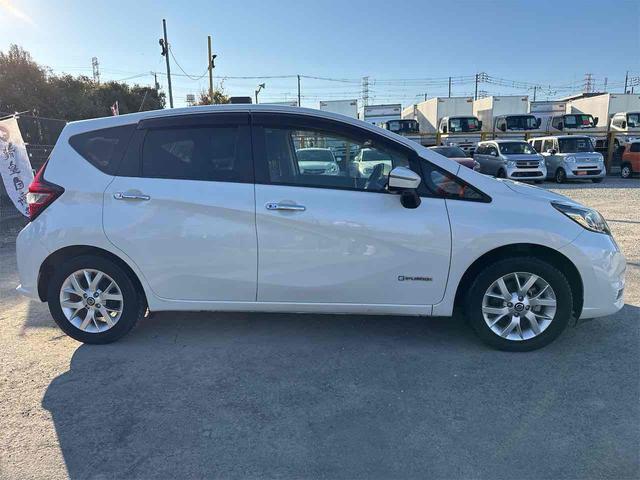 ノート ｅ－パワー　Ｘ　Ｖセレクション　ドライブレコーダー　ＥＴＣ　全周囲カメラ　ナビ　ＴＶ　クリアランスソナー　レーンアシスト　衝突被害軽減システム　アルミホイール　オートライト　ＬＥＤヘッドランプ　スマートキー　アイドリングストップ（14枚目）