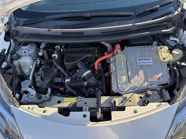 ノート ｅ－パワー　Ｘ　Ｖセレクション　ドライブレコーダー　ＥＴＣ　全周囲カメラ　ナビ　ＴＶ　クリアランスソナー　レーンアシスト　衝突被害軽減システム　アルミホイール　オートライト　ＬＥＤヘッドランプ　スマートキー　アイドリングストップ（20枚目）