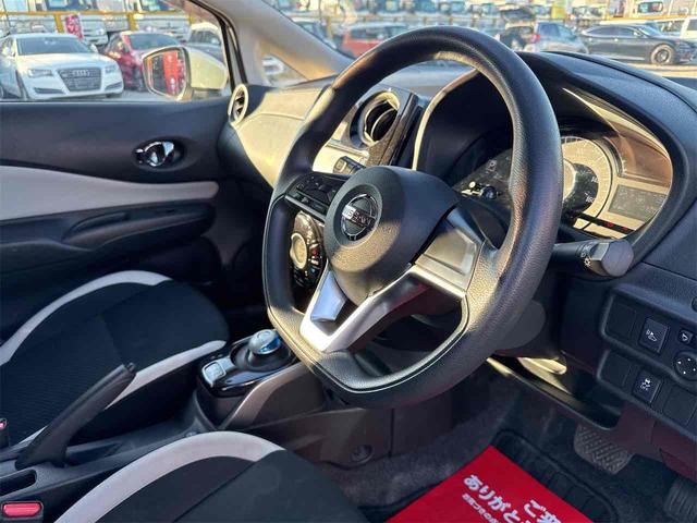 ノート ｅ－パワー　Ｘ　Ｖセレクション　ドライブレコーダー　ＥＴＣ　全周囲カメラ　ナビ　ＴＶ　クリアランスソナー　レーンアシスト　衝突被害軽減システム　アルミホイール　オートライト　ＬＥＤヘッドランプ　スマートキー　アイドリングストップ（39枚目）