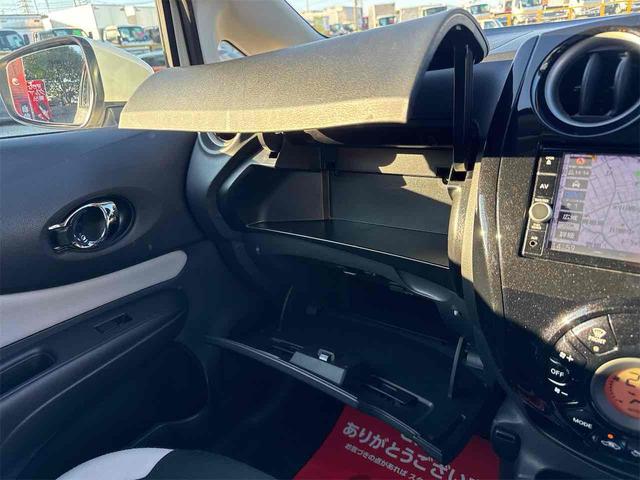 ノート ｅ－パワー　Ｘ　Ｖセレクション　ドライブレコーダー　ＥＴＣ　全周囲カメラ　ナビ　ＴＶ　クリアランスソナー　レーンアシスト　衝突被害軽減システム　アルミホイール　オートライト　ＬＥＤヘッドランプ　スマートキー　アイドリングストップ（65枚目）