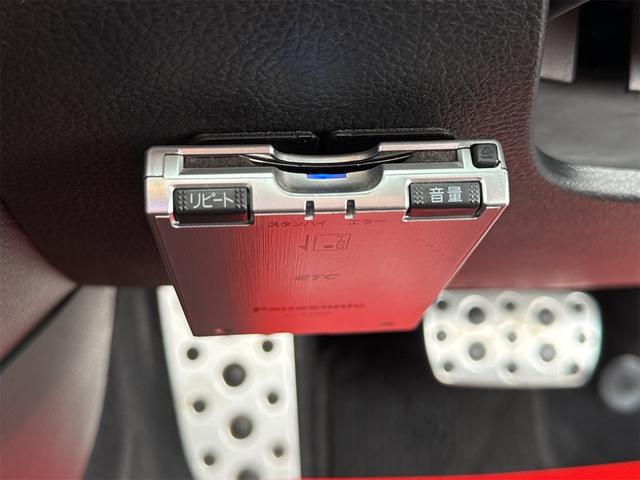 レガシィＢ４ ２．５ｉアイサイトＢスポーツ　４ＷＤ　ＥＴＣ　レーンアシスト　オートクルーズコントロール　衝突被害軽減システム　バックカメラ　ナビ　ＴＶ　アルミホイール　オートライト　ＣＶＴ　スマートキー　電動格納ミラー　盗難防止システム（4枚目）