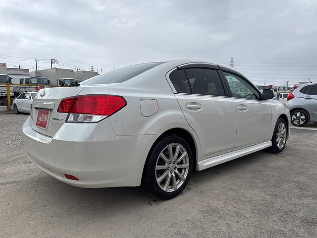 レガシィＢ４ ２．５ｉアイサイトＢスポーツ　４ＷＤ　ＥＴＣ　レーンアシスト　オートクルーズコントロール　衝突被害軽減システム　バックカメラ　ナビ　ＴＶ　アルミホイール　オートライト　ＣＶＴ　スマートキー　電動格納ミラー　盗難防止システム（14枚目）