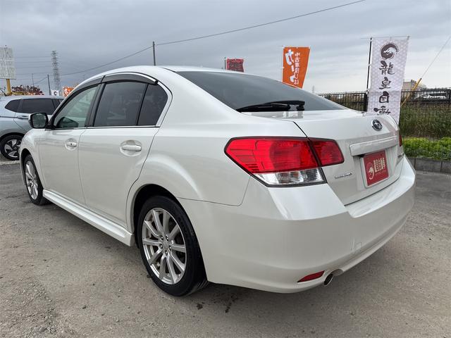 レガシィＢ４ ２．５ｉアイサイトＢスポーツ　４ＷＤ　ＥＴＣ　レーンアシスト　オートクルーズコントロール　衝突被害軽減システム　バックカメラ　ナビ　ＴＶ　アルミホイール　オートライト　ＣＶＴ　スマートキー　電動格納ミラー　盗難防止システム（16枚目）