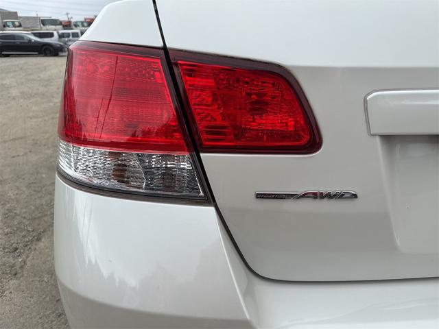 レガシィＢ４ ２．５ｉアイサイトＢスポーツ　４ＷＤ　ＥＴＣ　レーンアシスト　オートクルーズコントロール　衝突被害軽減システム　バックカメラ　ナビ　ＴＶ　アルミホイール　オートライト　ＣＶＴ　スマートキー　電動格納ミラー　盗難防止システム（29枚目）