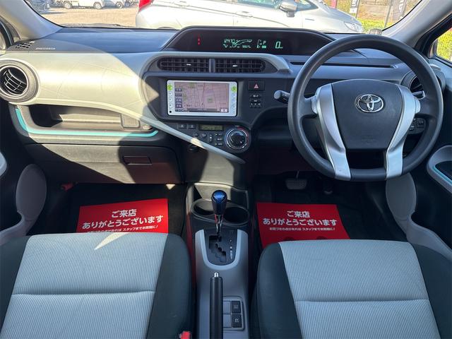 アクア Ｓ　ＥＴＣ　ナビ　ＴＶ　クリアランスソナー　オートライト　スマートキー　電動格納ミラー　ＣＶＴ　衝突安全ボディ　ＡＢＳ　ＥＳＣ　エアコン　パワーステアリング　パワーウィンドウ（2枚目）