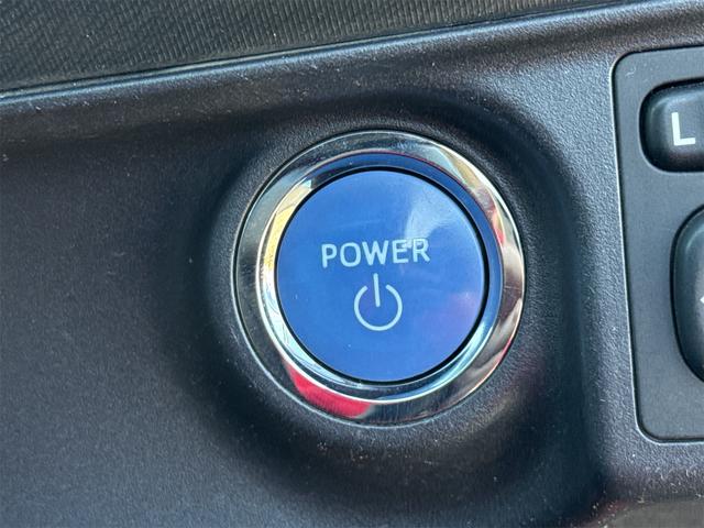 アクア Ｓ　ＥＴＣ　ナビ　ＴＶ　クリアランスソナー　オートライト　スマートキー　電動格納ミラー　ＣＶＴ　衝突安全ボディ　ＡＢＳ　ＥＳＣ　エアコン　パワーステアリング　パワーウィンドウ（7枚目）