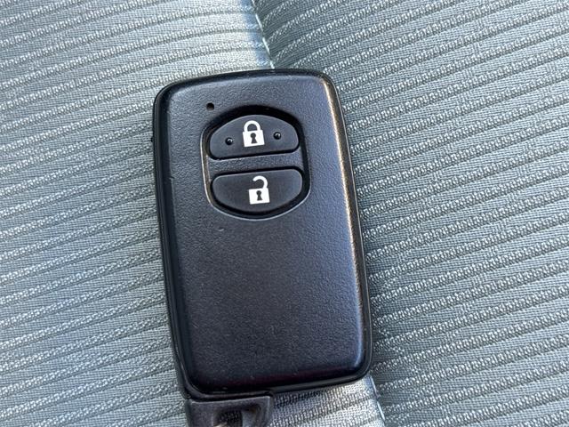 アクア Ｓ　ＥＴＣ　ナビ　ＴＶ　クリアランスソナー　オートライト　スマートキー　電動格納ミラー　ＣＶＴ　衝突安全ボディ　ＡＢＳ　ＥＳＣ　エアコン　パワーステアリング　パワーウィンドウ（10枚目）