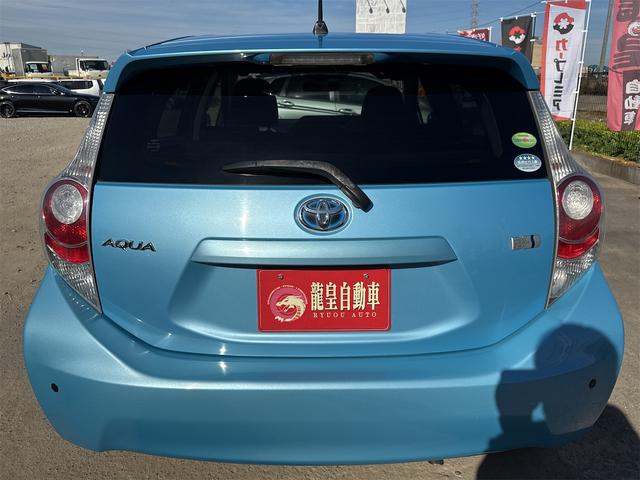 アクア Ｓ　ＥＴＣ　ナビ　ＴＶ　クリアランスソナー　オートライト　スマートキー　電動格納ミラー　ＣＶＴ　衝突安全ボディ　ＡＢＳ　ＥＳＣ　エアコン　パワーステアリング　パワーウィンドウ（15枚目）